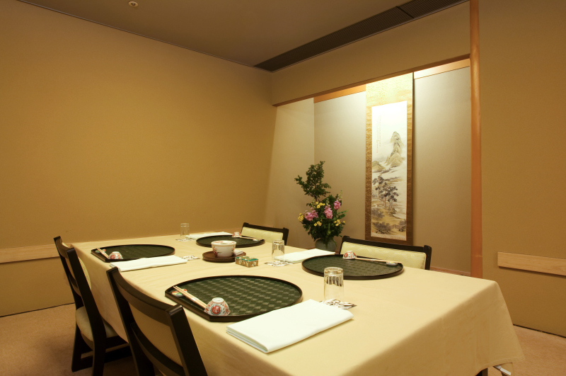 〈和装〉名称の日本庭園撮影&有名懐石料理店での(ファミリー会食6名)297,000円