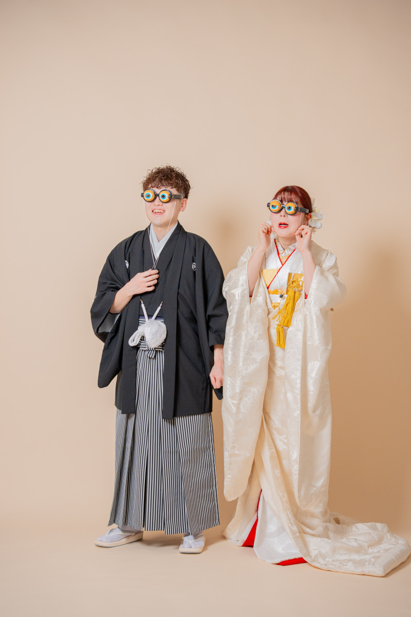 変身！コミカルな目元に注目