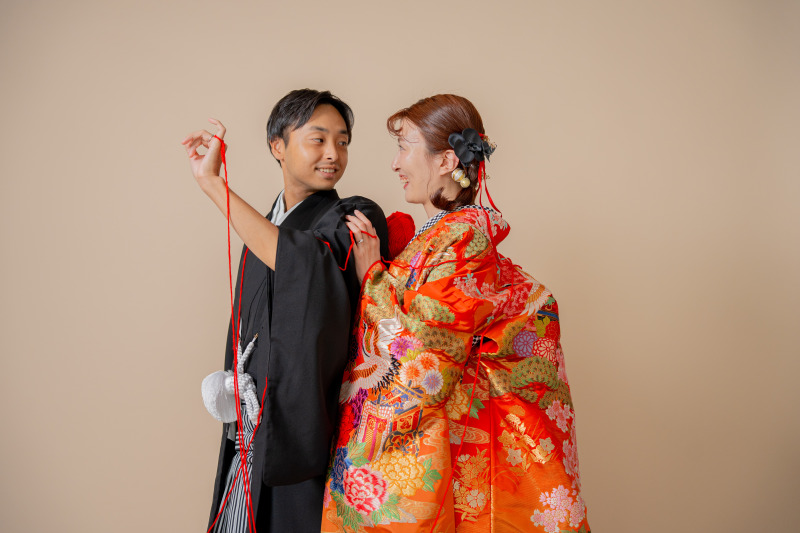 運命の赤い色で結ばれるお二人♡