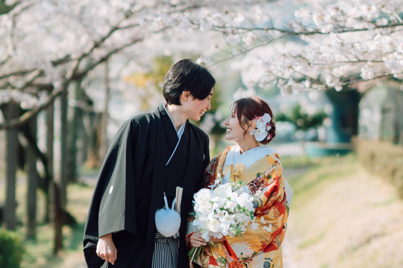 ブーケを添えて、寄り添いあう優しい時間