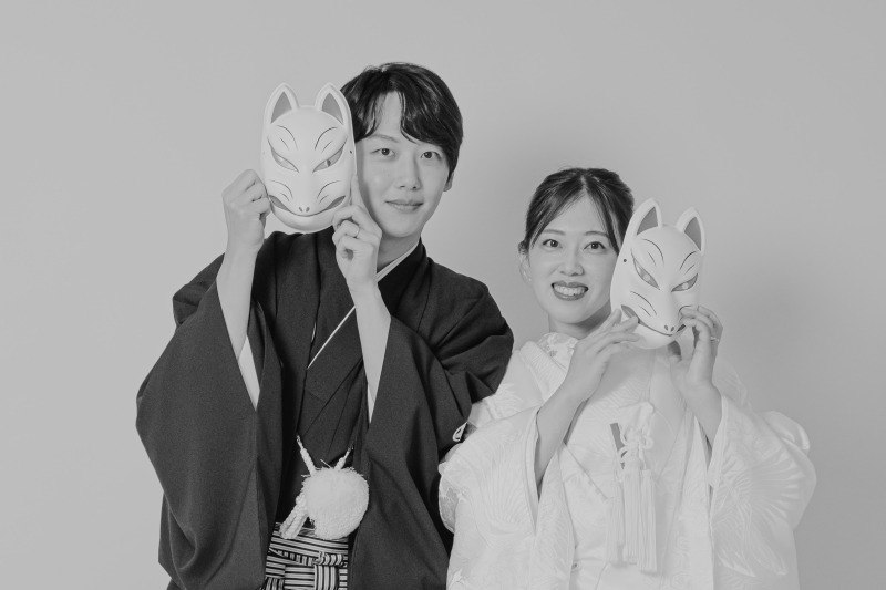 狐のお面でミステリアスに