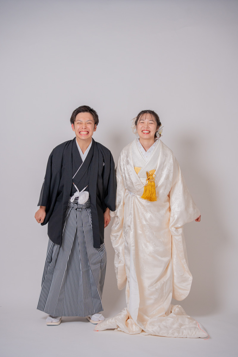 顔をくしゃくしゃにして笑おう