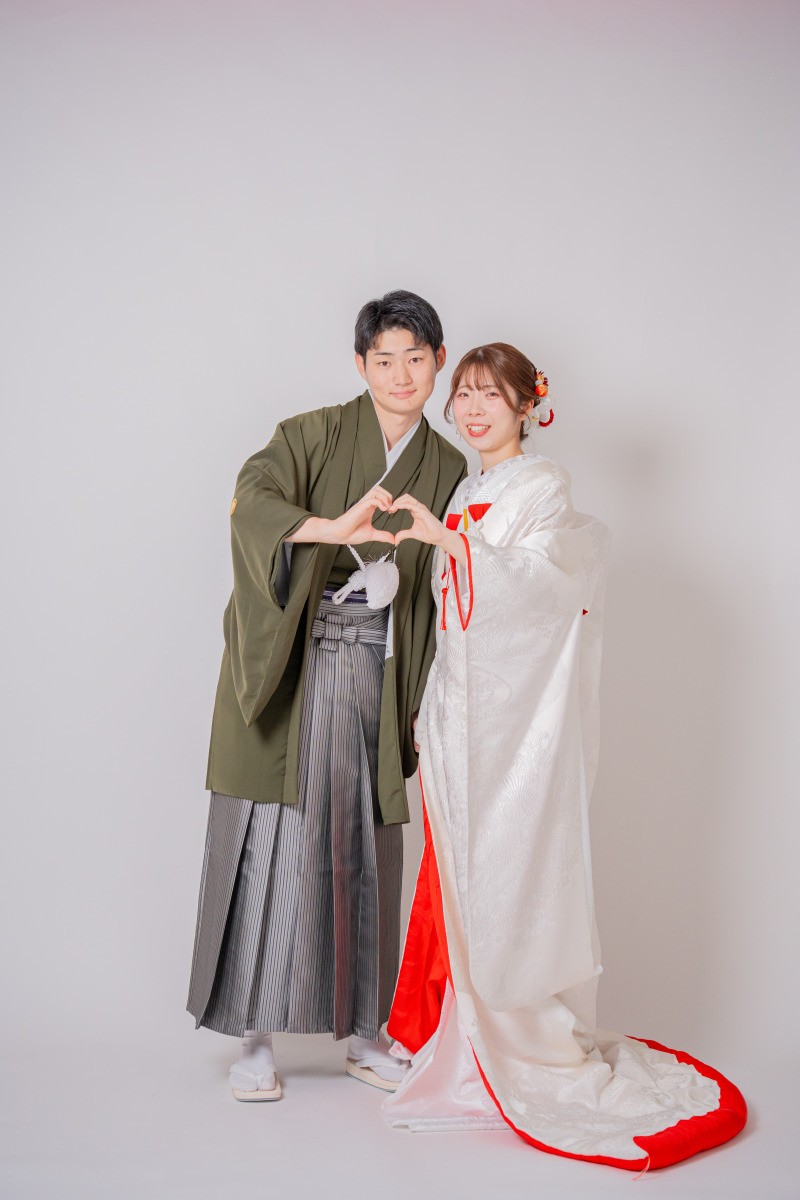 手で作るハートに想いを込めて