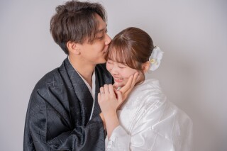 ヘアメイク＆選べる2色背景付き！スタッフ撮影もついてる安心の和装フォトプラン