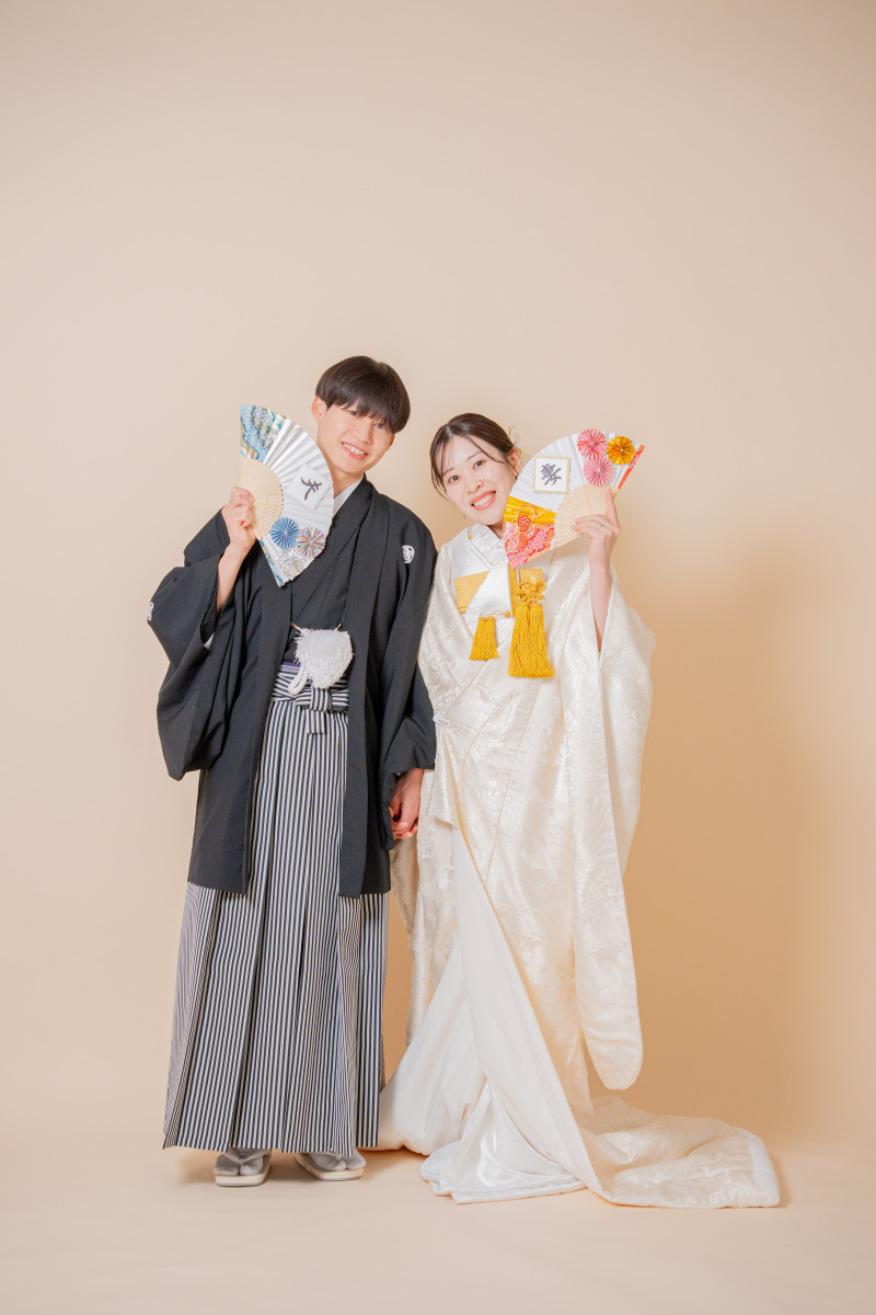 扇子を添えて華やかに