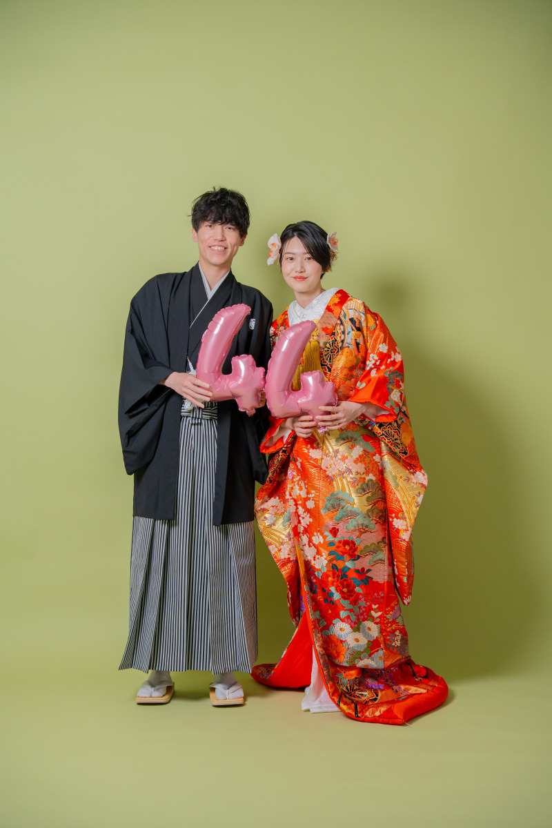 記念日の数字を掲げて