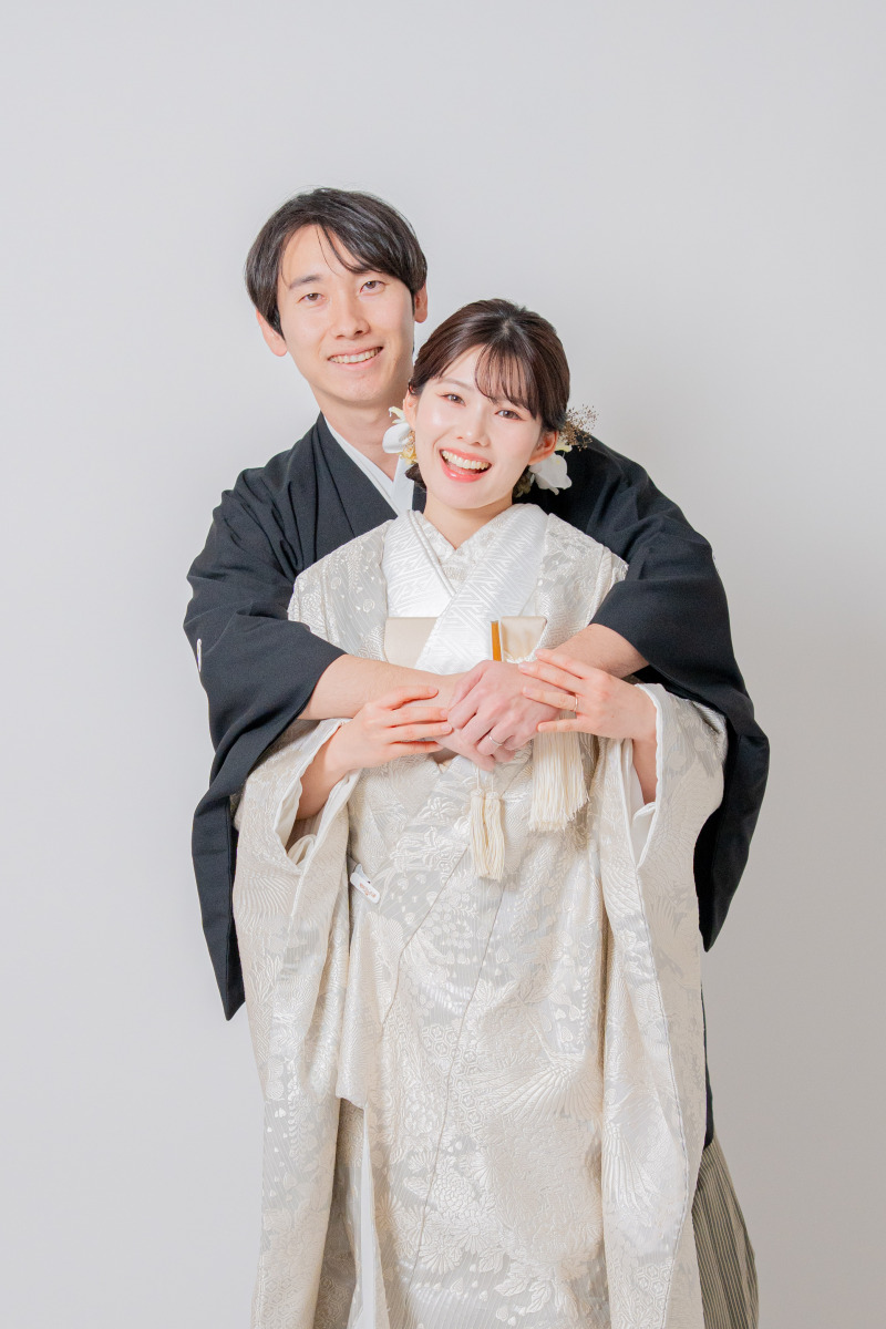 笑顔溢れる抱擁シーン