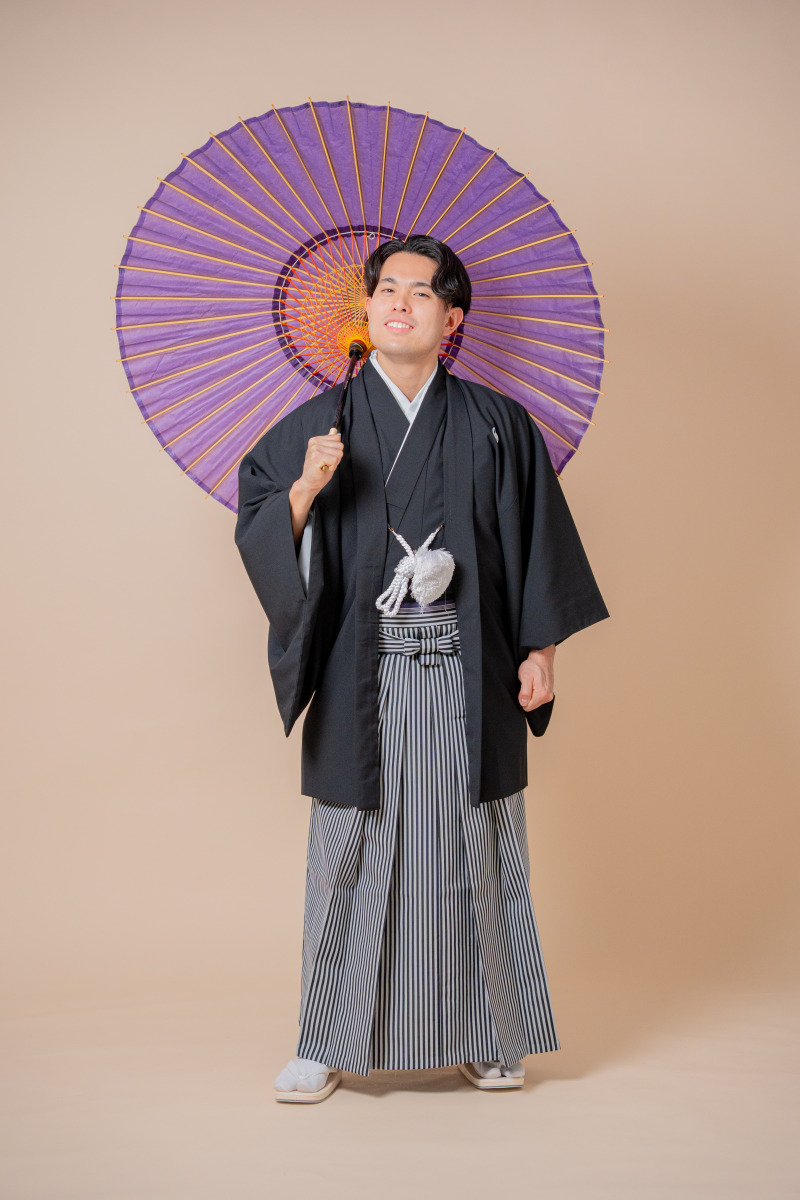 紫の番傘でビシッとソロショット