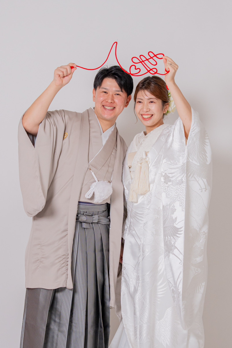 赤い糸で繋がる二人