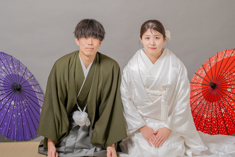 正座で「お辞儀ショット」結婚報告にも使いやすい！