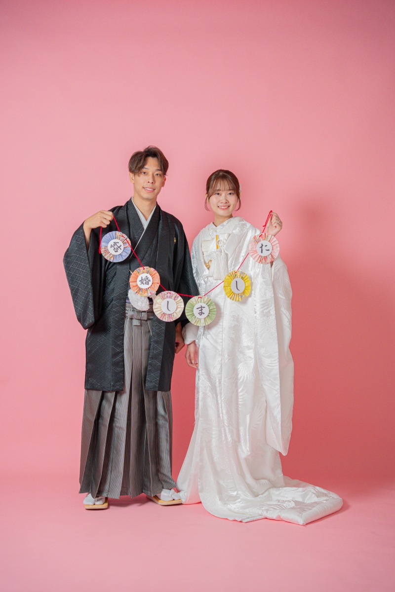ガーランドで伝える結婚のご報告