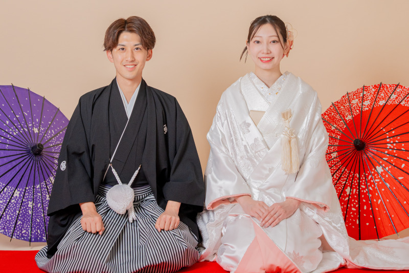和傘を添えた正座ポーズ
