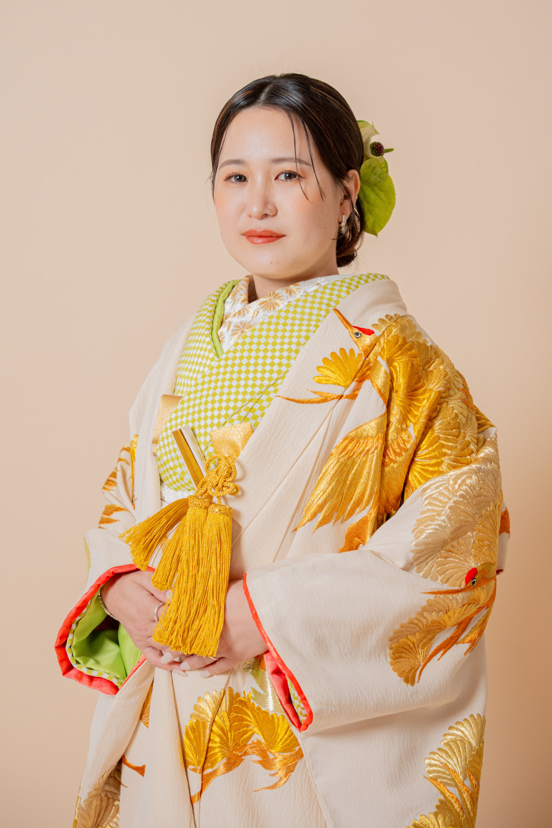 華やかなコーディネートが美しい新婦様のソロカット