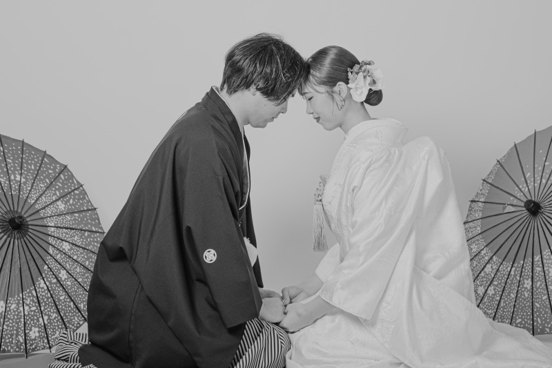 モノクロで映画風に