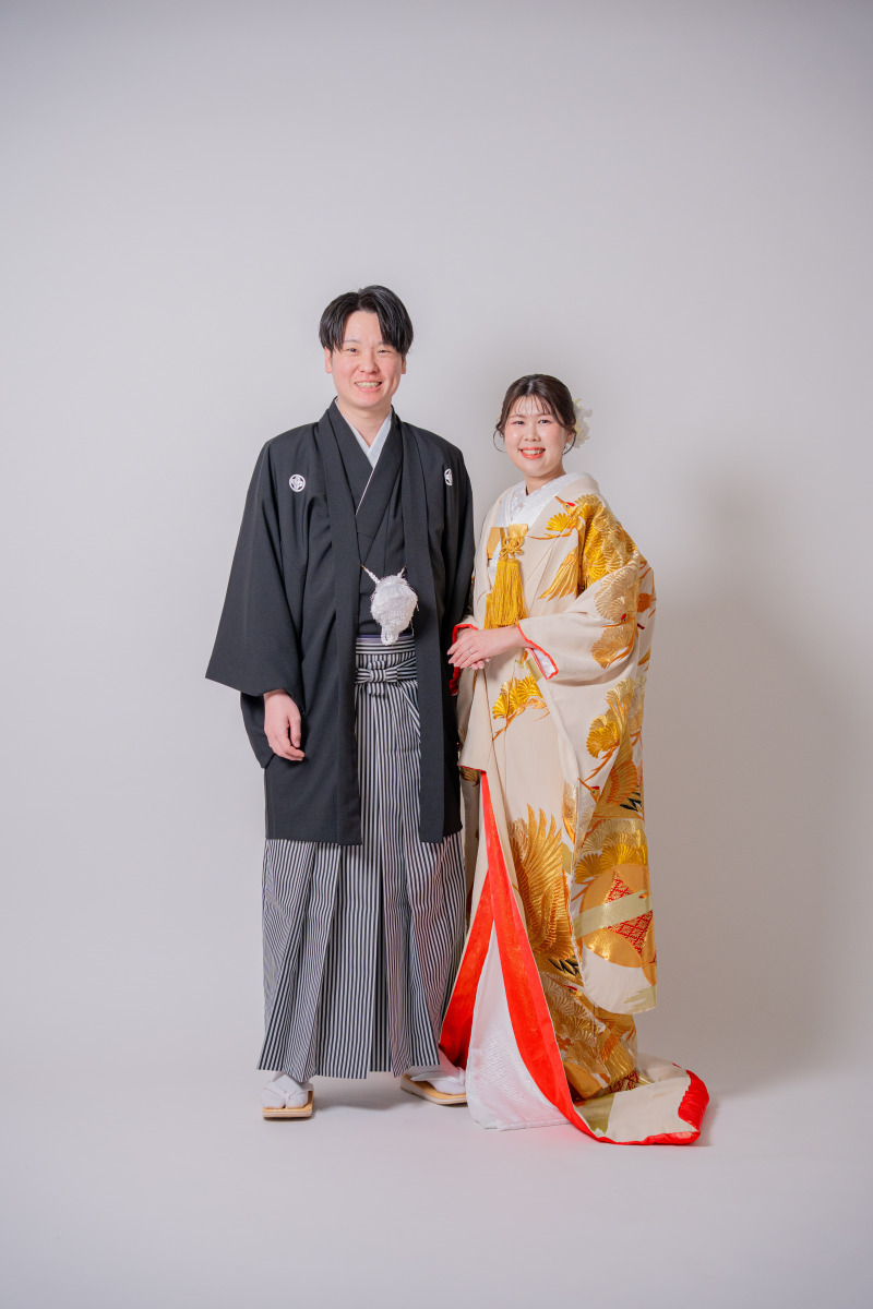 伝統を纏い、等身大の二人で