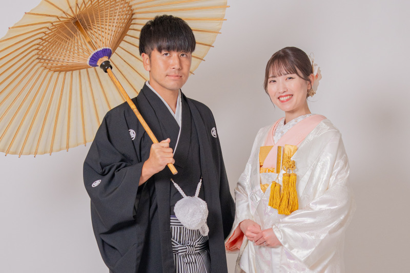 和傘を添えた華やかで上品なアップショット