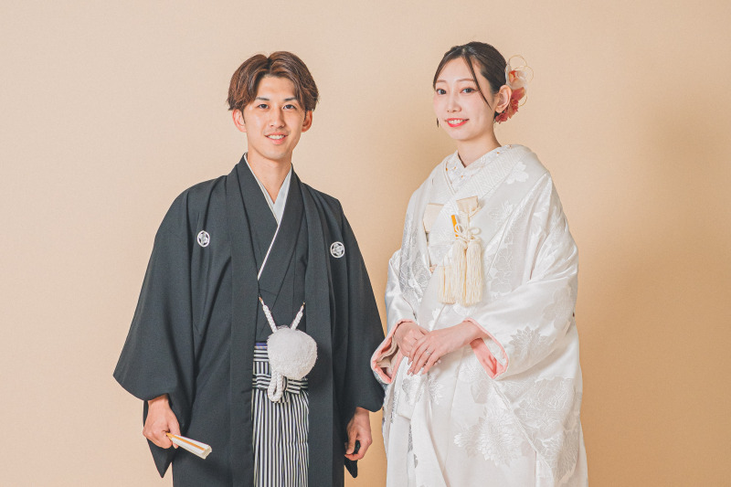 白無垢で立ち姿