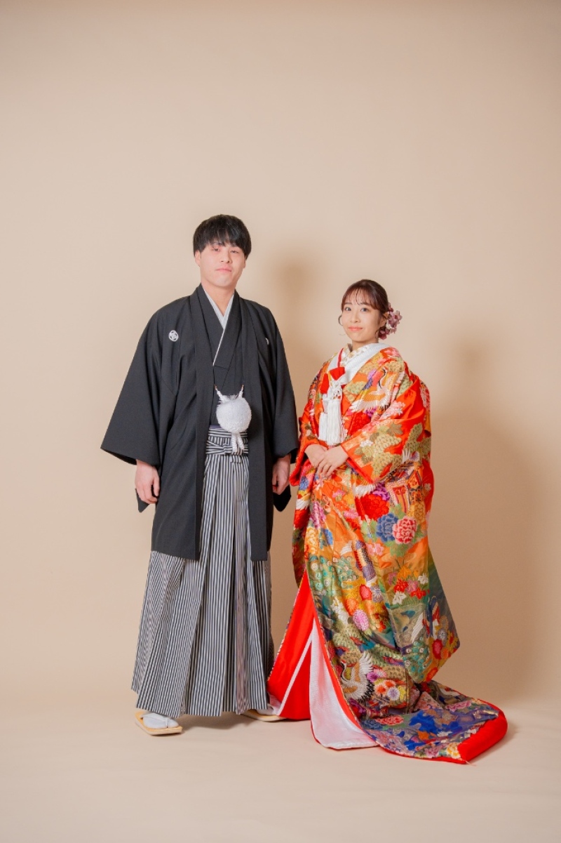 凛とした佇まいで残す、伝統的な和装の美しさ