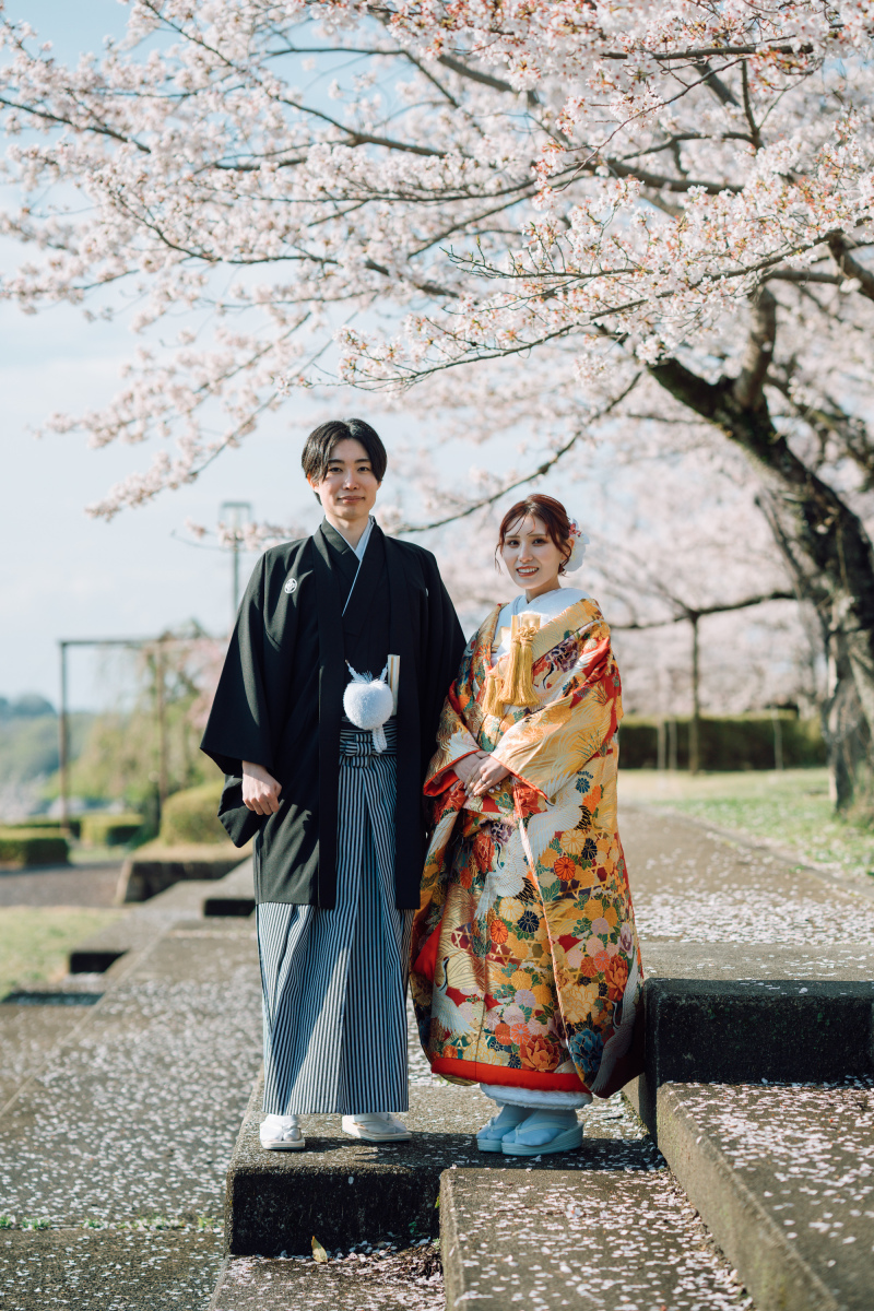 満開の桜の下で、今日から始まる新しい季節
