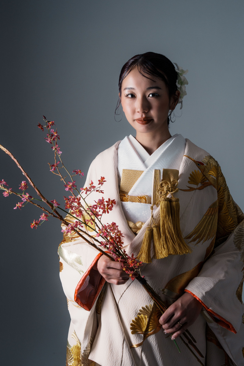 お持ち込みのお花と凛とした佇まい