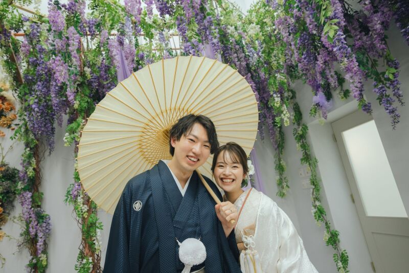 藤の彩りに包まれて