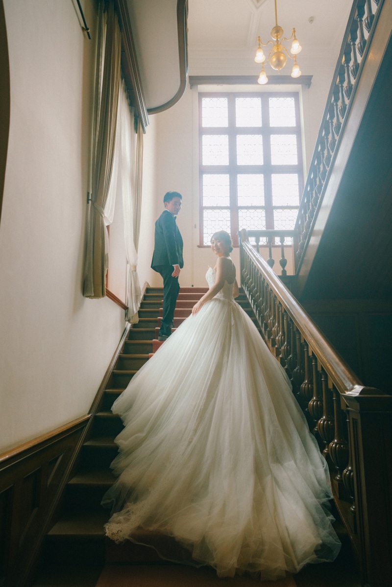 階段を活かしてドレス姿をきれいに残せる♪