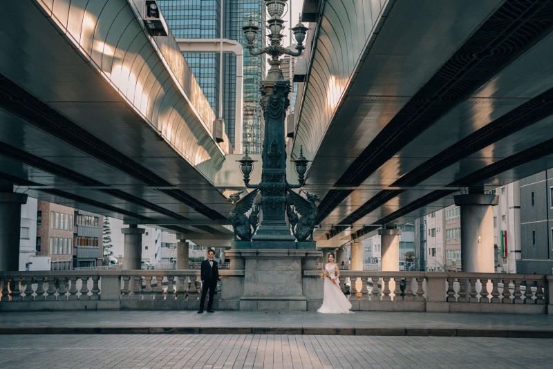 橋の陰にひそむ静寂