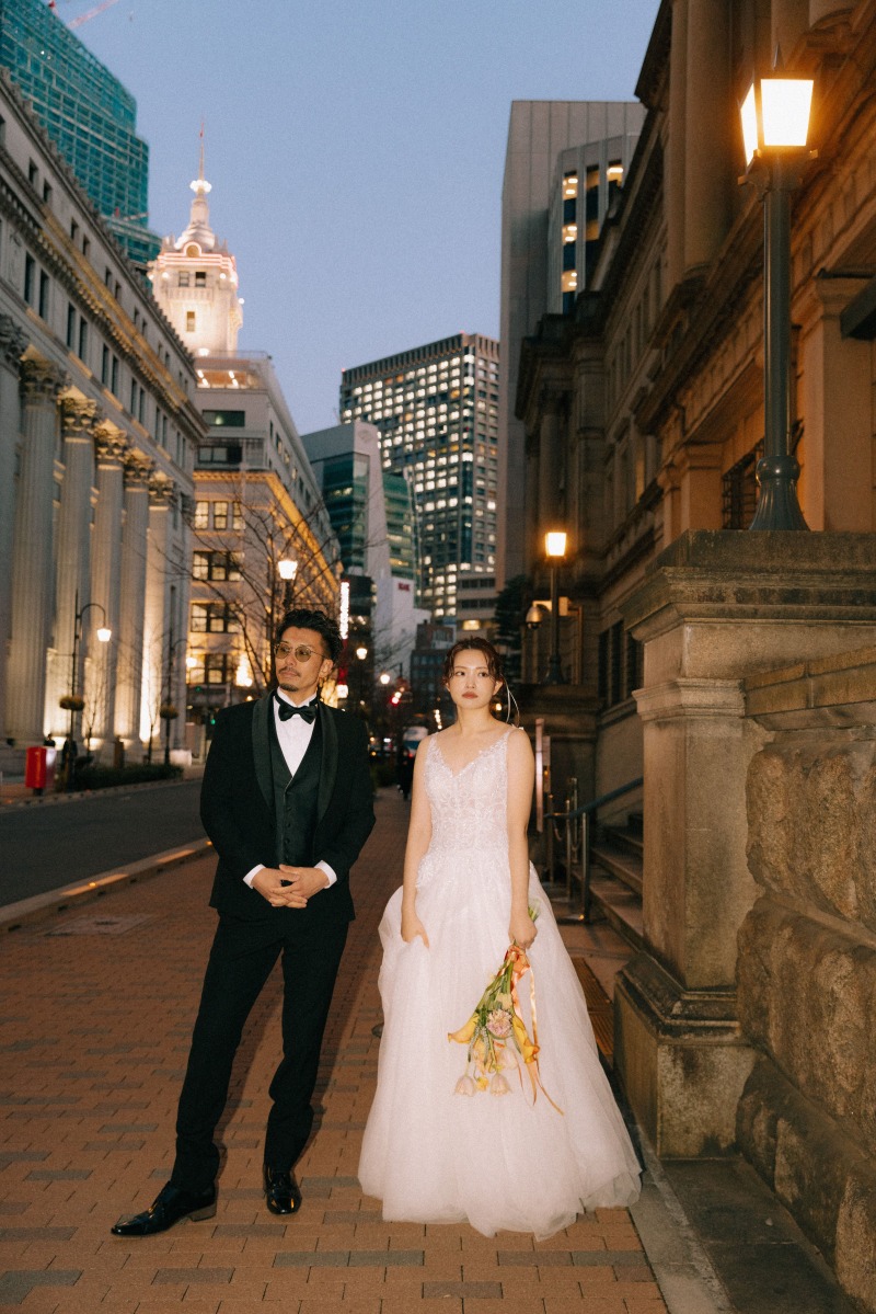 街の灯がふたりをやさしく照らす、上品なひととき