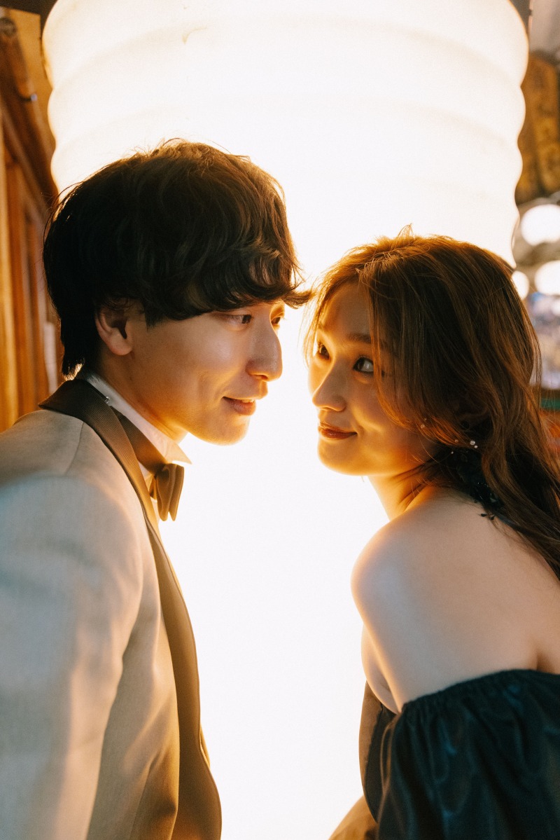 柔らかな灯に包まれて見つめ合う瞬間