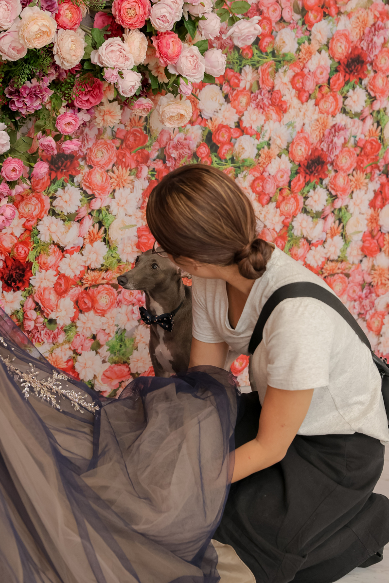 見つめる先は花嫁姿