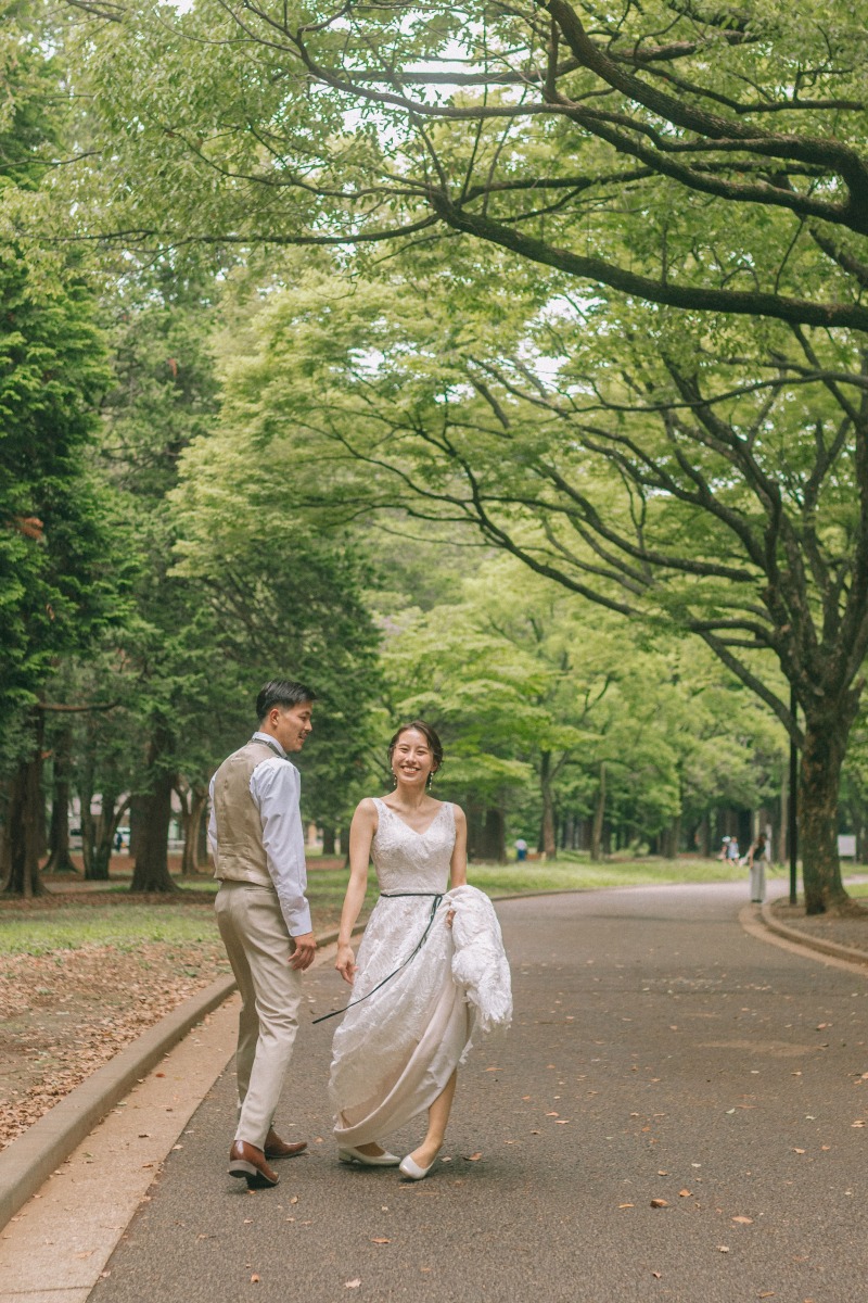 お二人が歩くだけで華やかに