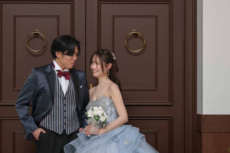 扉の前で、心通わせて