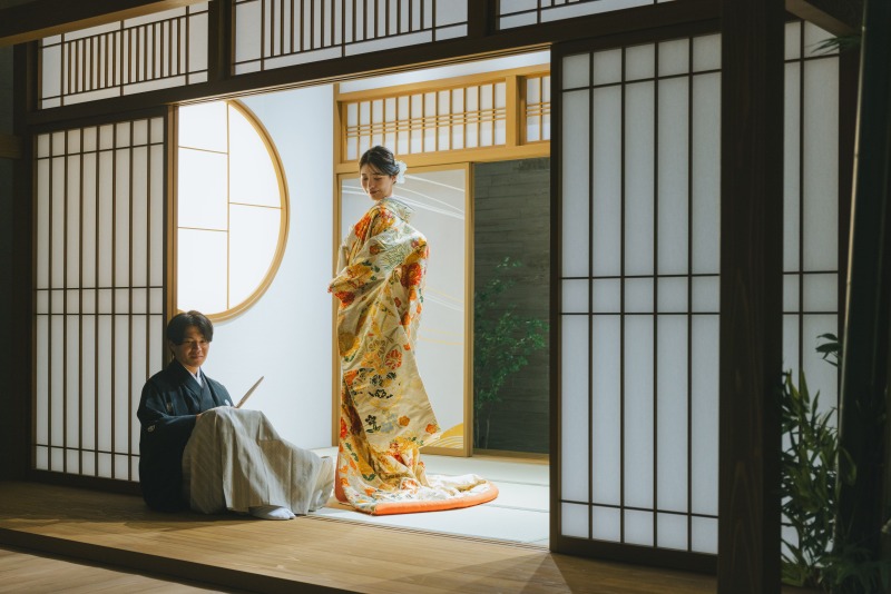 色打掛は後ろも美しい