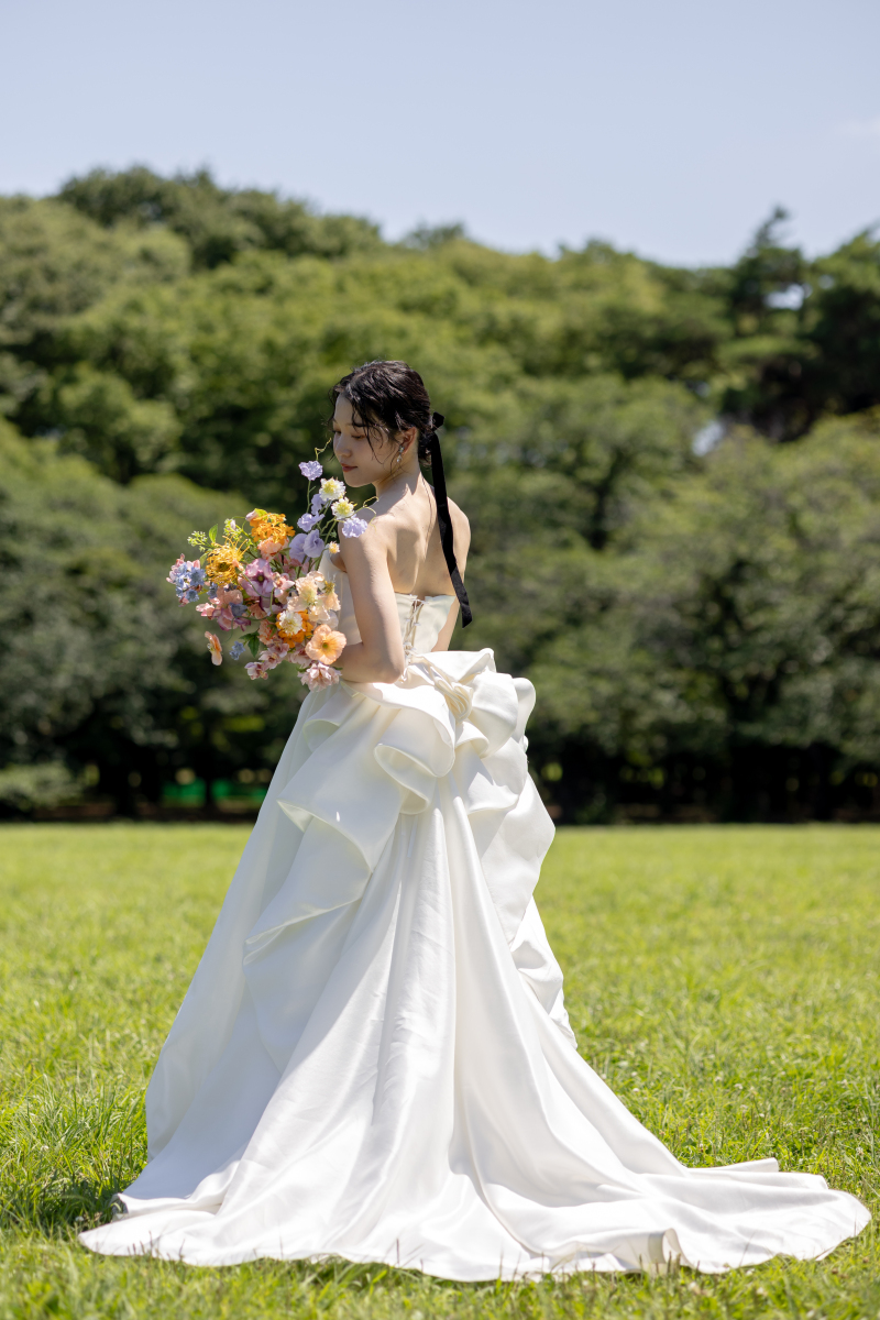 木漏れ日に咲く花嫁姿