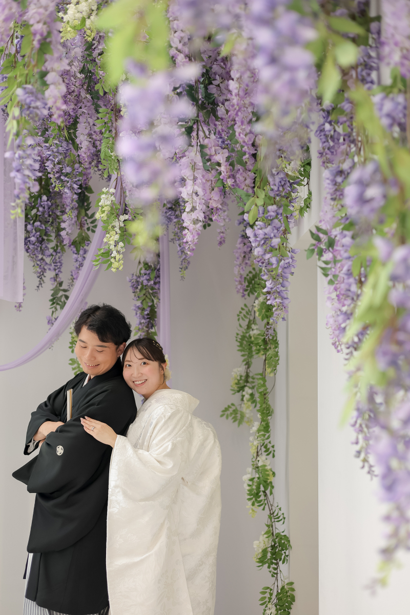 藤の花に包まれて