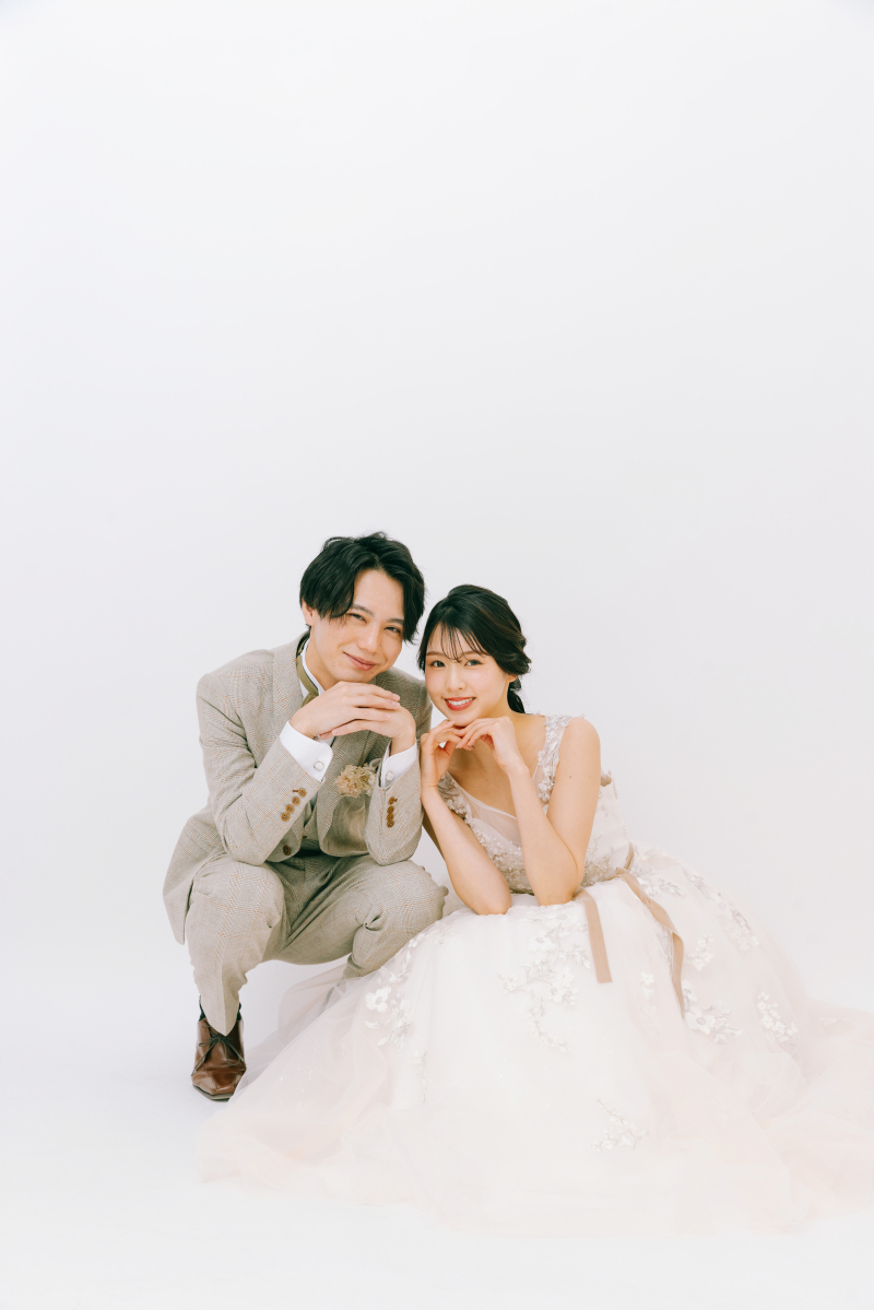 シンプルな背景もフォトグラファーの技術でオシャレに