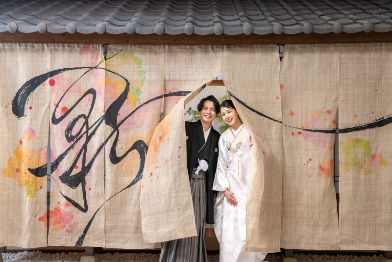 雰囲気を変えて暖簾での撮影も！