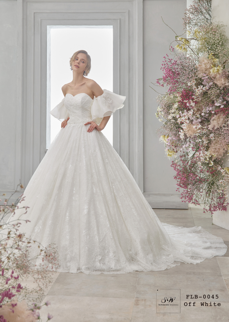 studio clori. TOKYO 新宿店_衣装の試着ができる