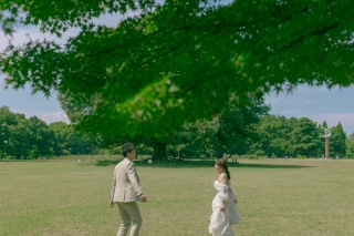 素晴らしいロケーションで、最幸の時間をお二人と共に本気で楽しみます。お二人の"ワクワク"を、そのままカタチに残します。