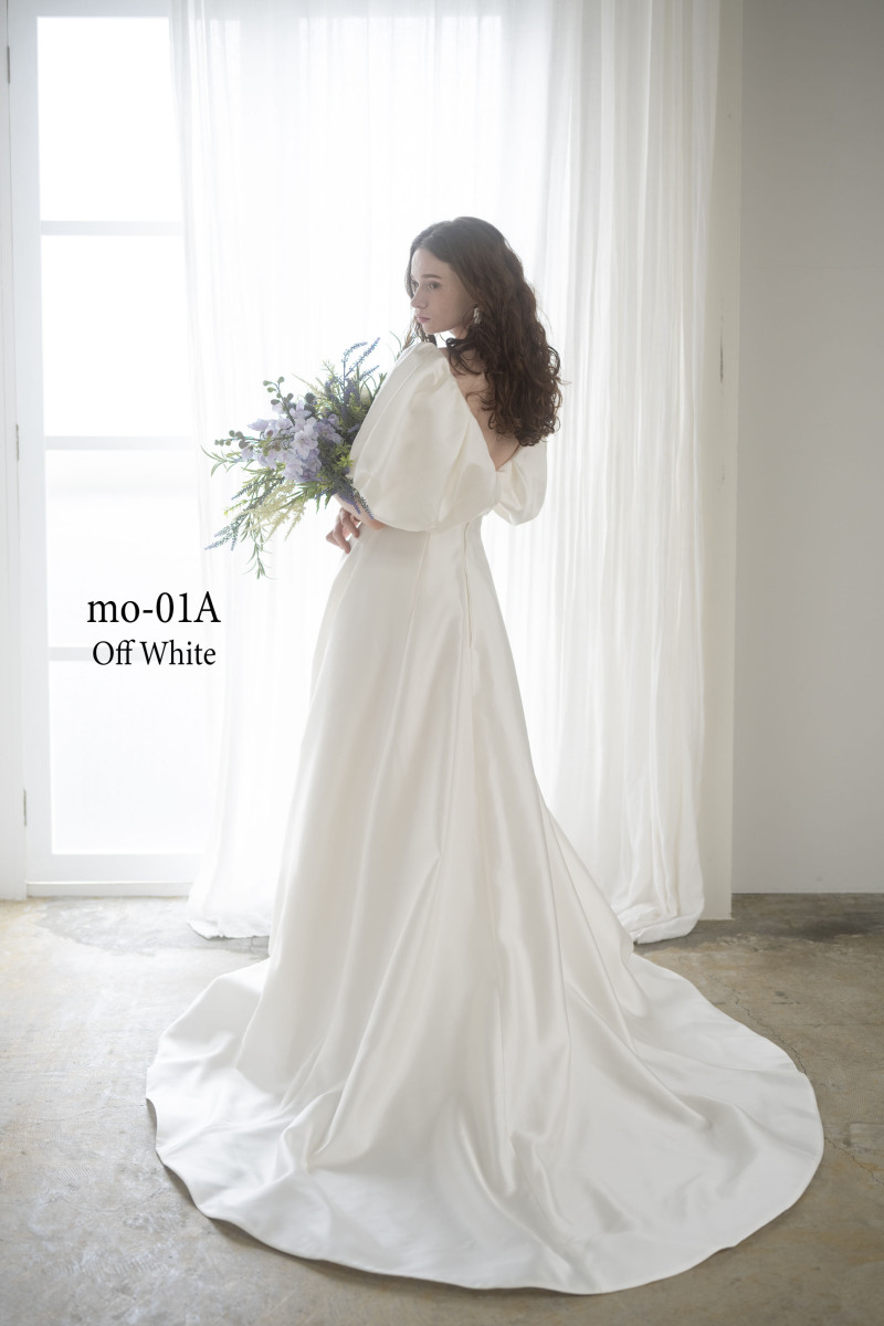 mo-01A-Off White