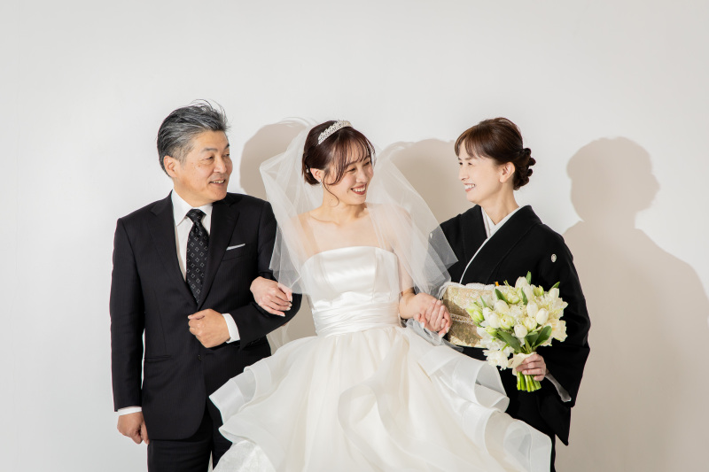 【ファミリー撮影プラン♪】〈洋装1点〉☆美肌レタッチ付き★選べるスタジオシーン★