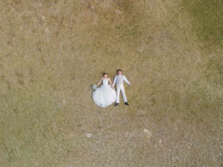 沖縄の美しい海を一望できるチャペルと、恩納村のビーチでの撮影プランのご紹介