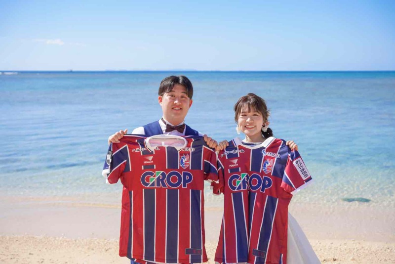 推しユニも砂浜に刻む。オソロで飾るビーチフォト