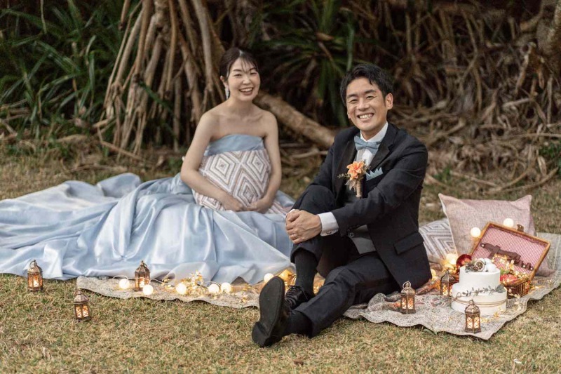 サンセットピクニックのような小物を使用した撮影！