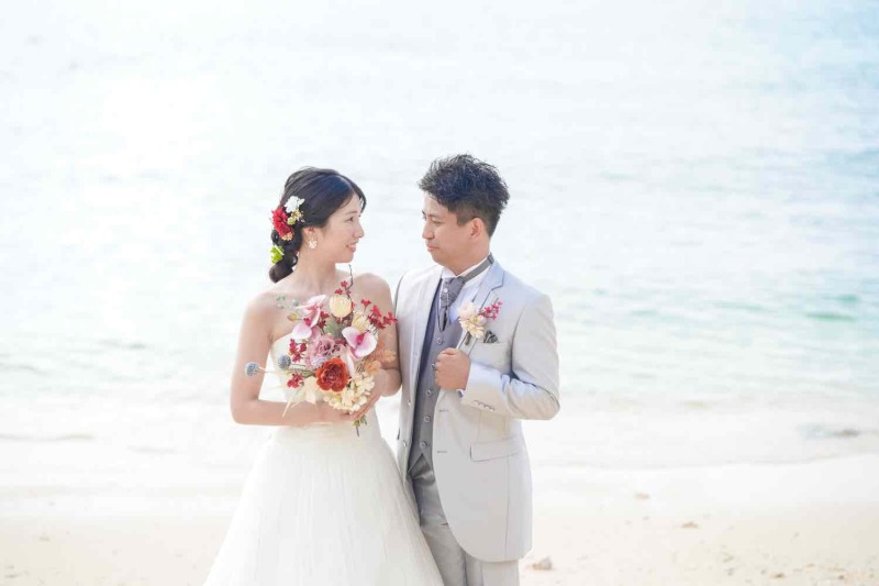 ブーケや花飾りもお似合いで可愛い！！