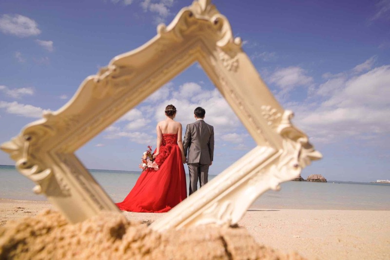 【期間限定/衣装2着撮影】ビーチで衣装2着撮影プラン ¥108,000♪♪沖縄県民の方は10%OFF(¥97,200円)