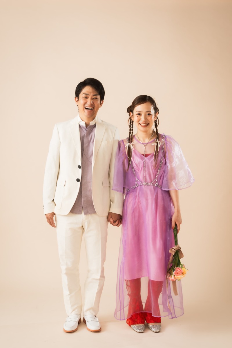 ポップな衣装に着替えて