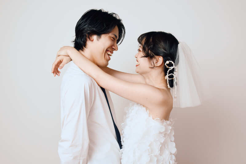 見つめ合う微笑ましいお2人