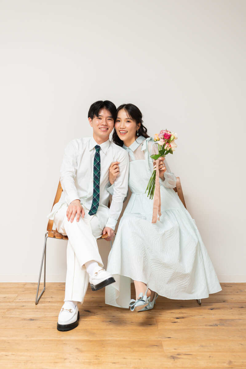 椅子を使ったショットも♩