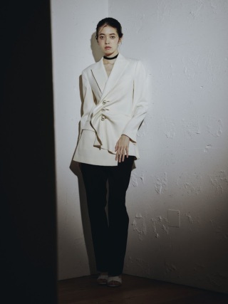 ＜ソロフォト＞◆データ30カット＋ヘアメ◆カジュアル衣装orインポートドレス選択＋小物◎衣装66,000円相当&rarr;33,000円